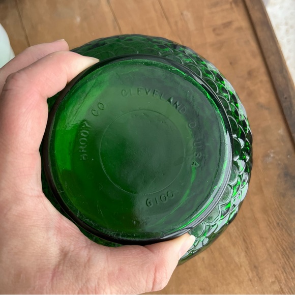Vintage Emerald Green Glass Bowl by E. O. Brody Vase with Fish Scale Pattern - Picture 2 of 3